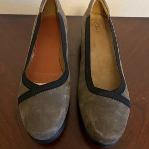 Clarks Brown Daelyn Hill Artisan Suede Slip On Loafer Mushroom 11w Wedges